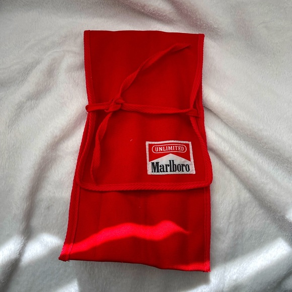 Marlboro Grilling Set - Picture 1 of 3